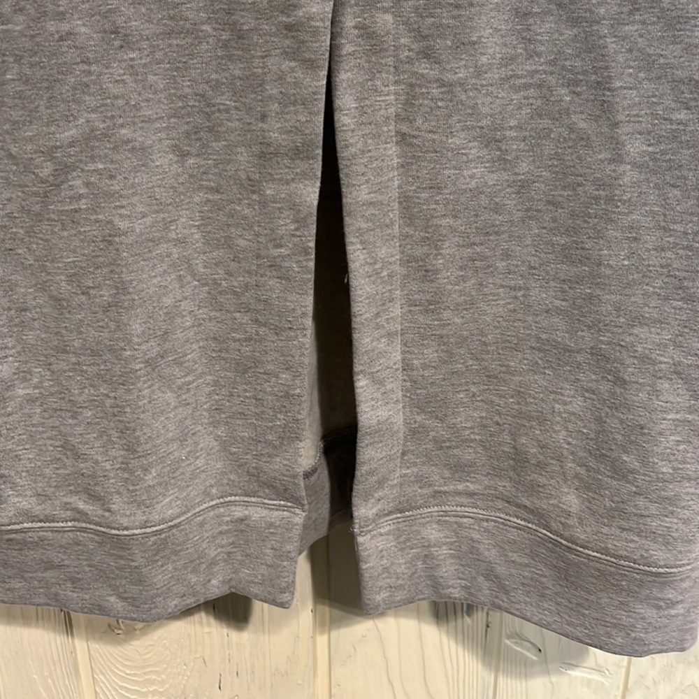 Kensie Sweatshirt Open Back tie and button size medium - Picture 6 of 11